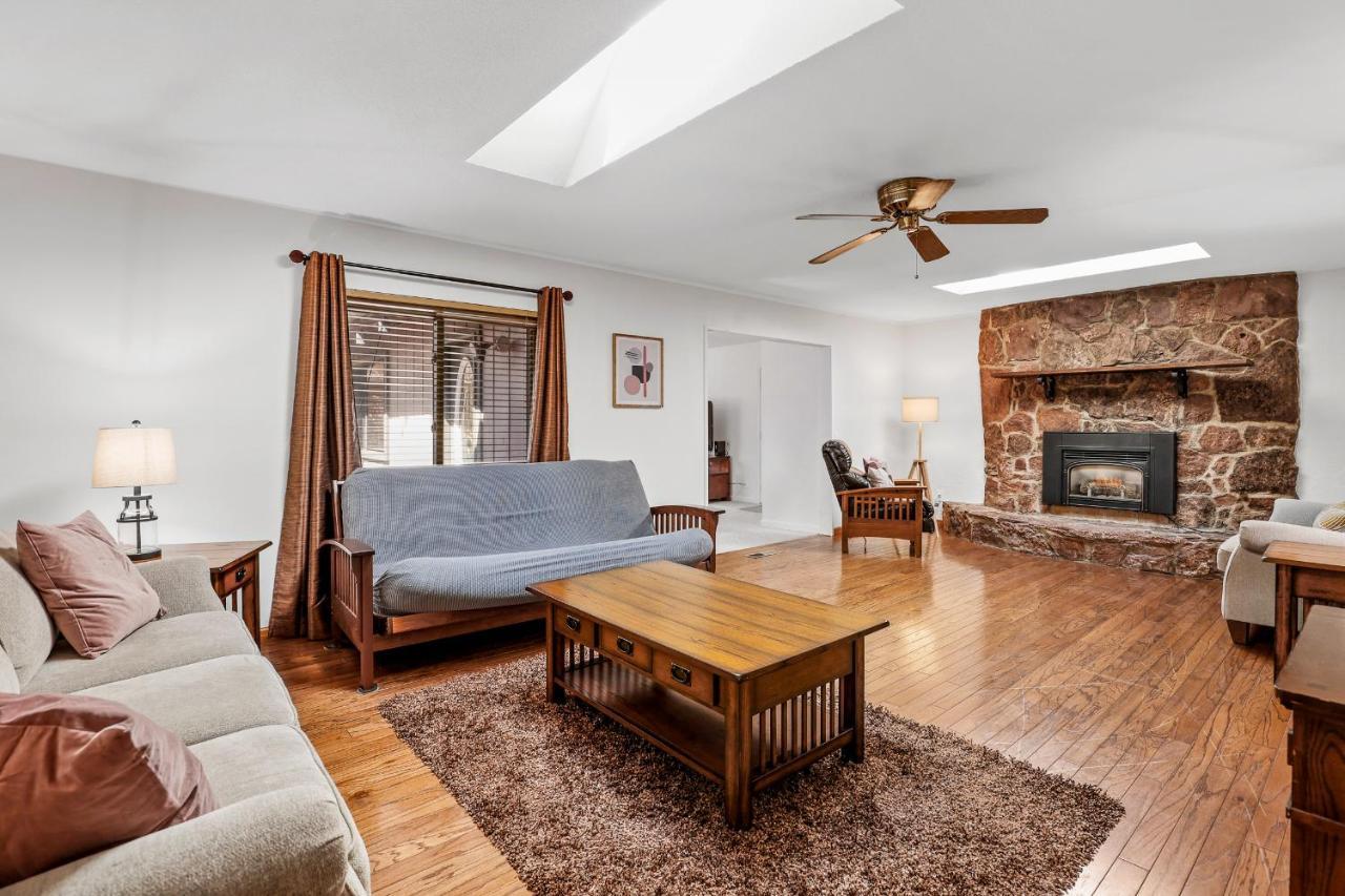 Captivating Continental Country Club Retreat With 4 Bdr And Spacious Deck! Flagstaff Exterior photo