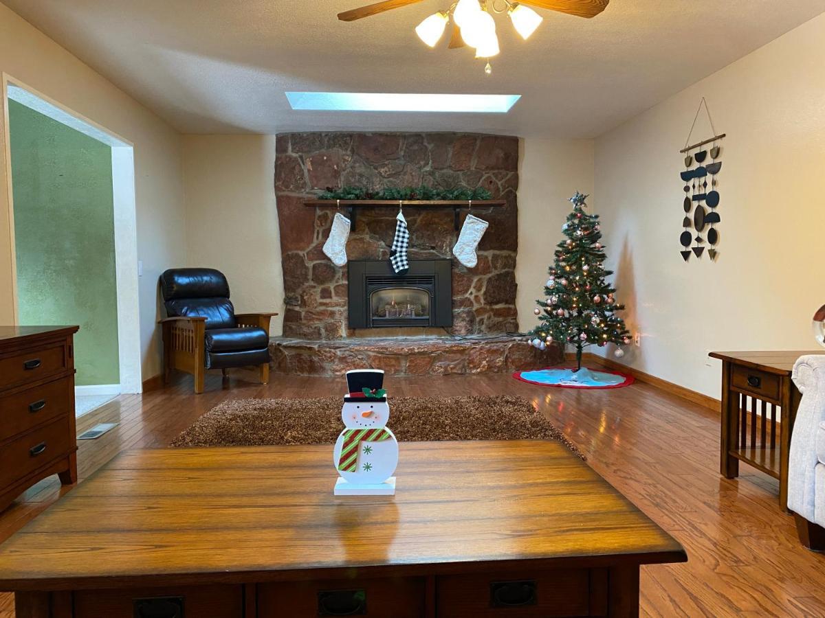 Captivating Continental Country Club Retreat With 4 Bdr And Spacious Deck! Flagstaff Exterior photo